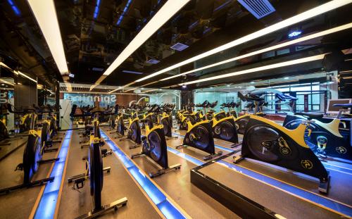 健身會(huì)所地面選用什么材料好?